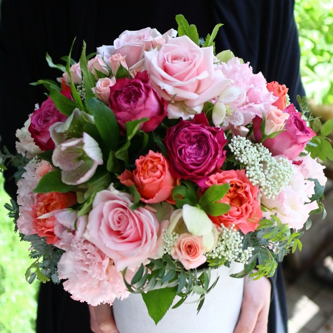 お祝い花、お祝いに贈る花束の通販。誕生日の花束、記念日のお花の全国発送。