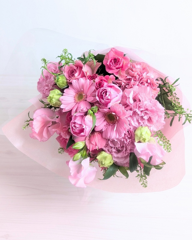 結婚祝いの花 白・ピンクのアレンジメント