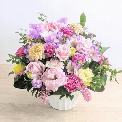 病院へのお見舞い花　鉢植え不使用のフラワーアレンジメント