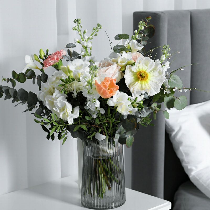 お花の定期便・お花のサブスク。毎月一回、季節のお花が届く花束、フラワーサービス