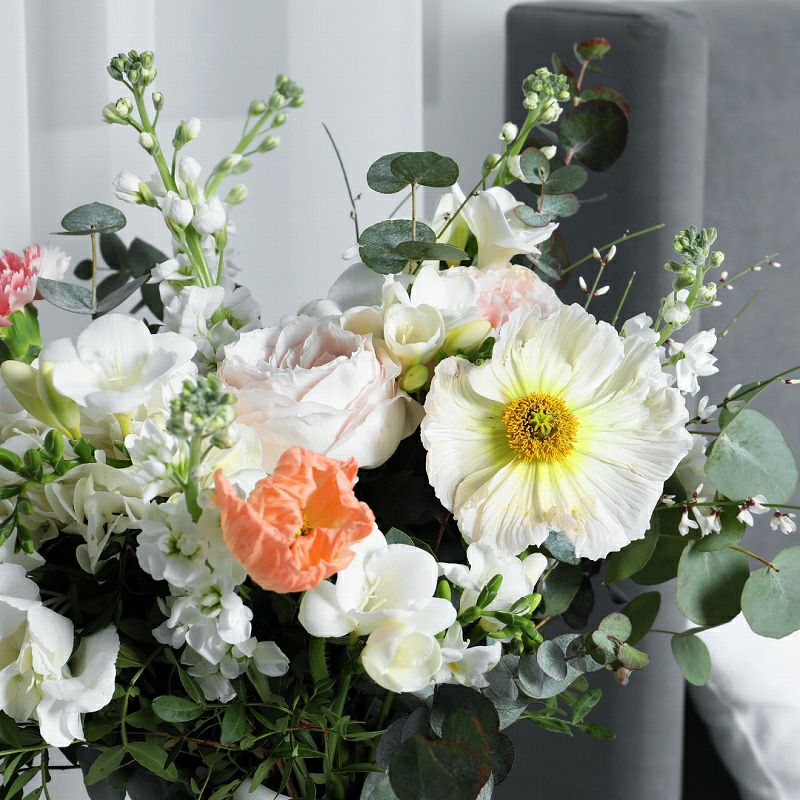 お花の定期便・お花のサブスク。毎月一回、季節のお花が届く花束、フラワーサービス