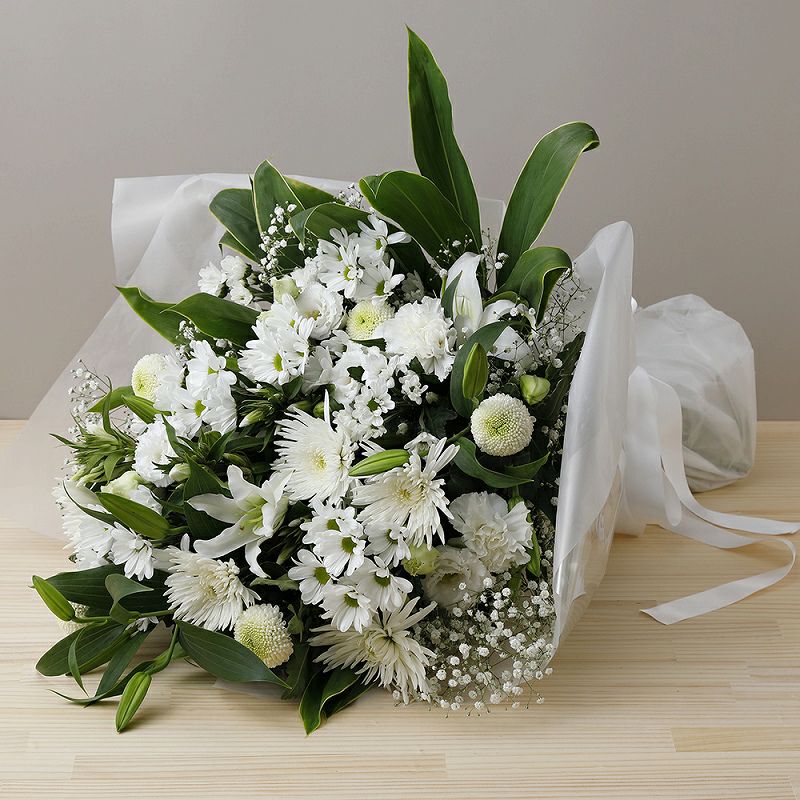 紫の花、ラベンダー色、藤色の花束、アレンジメント。お祝い、お供えにも喜ばれるお花、フラワーギフト