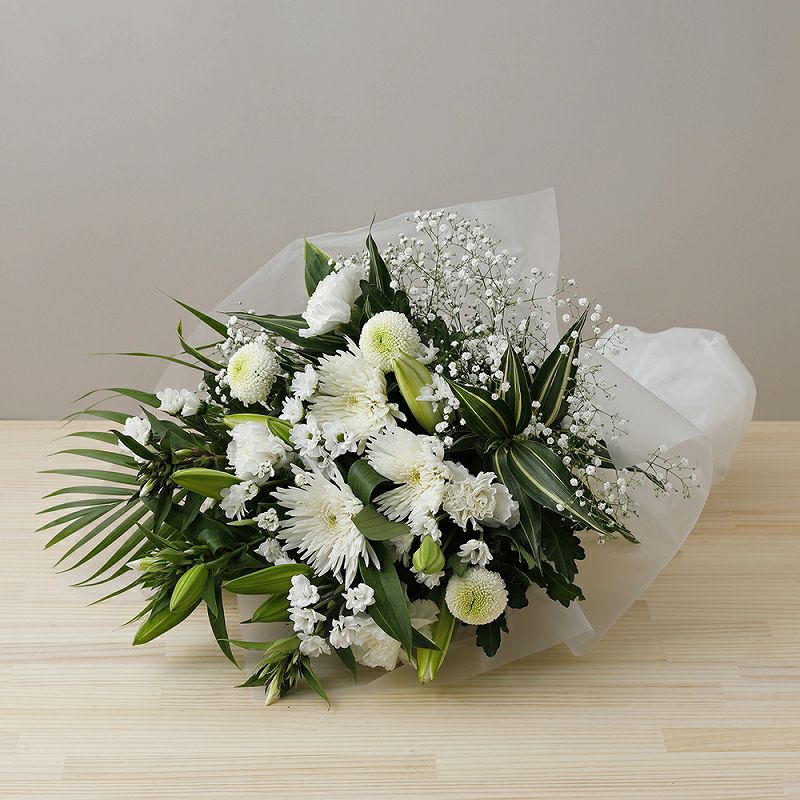 紫の花、ラベンダー色、藤色の花束、アレンジメント。お祝い、お供えにも喜ばれるお花、フラワーギフト