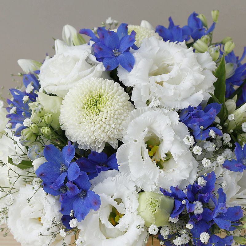 青い花束、青い花の生花アレンジメント。会社のお祝い・記念日に喜ばれるお花のギフト・贈り物