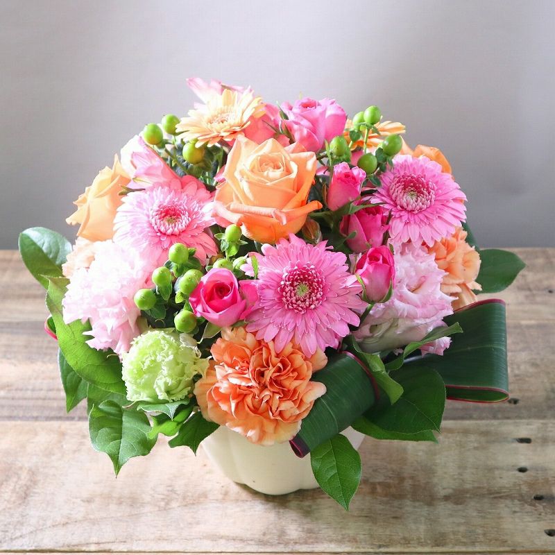 【ピンク オレンジ色の花・プレゼントのお花 プレゼント】アレンジメント「キャンディ」 おしゃれな MSサイズ ｜お花のプレゼント・花ギフト通販 ｜フラワーギフト花以想（はないも）