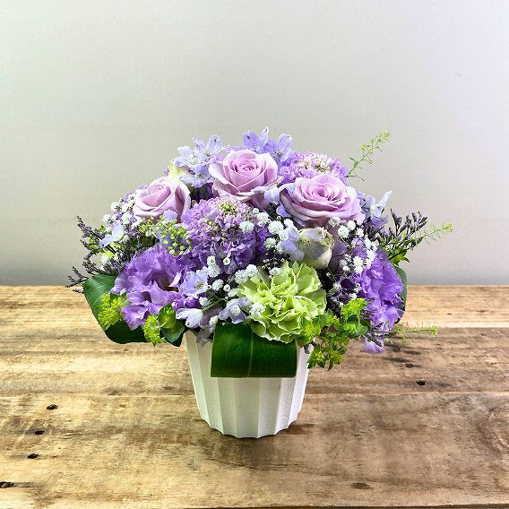 就任記念祝いの花。社長就任のお祝いに贈る花ギフト　小さめアレンジメント