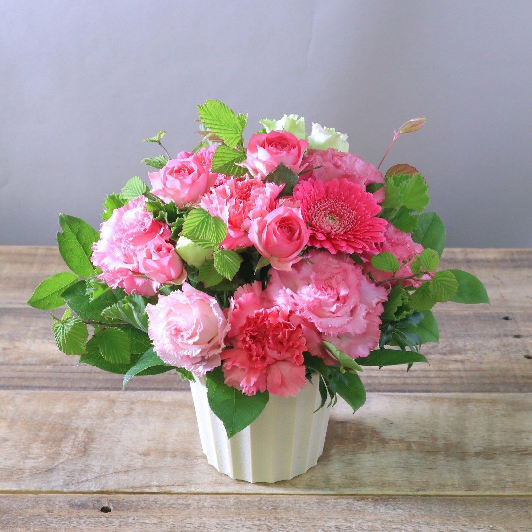 個展祝いのお花。個展・二人展・遺作展に贈る、ギャラリーに届けるお花、お祝いアレンジメント