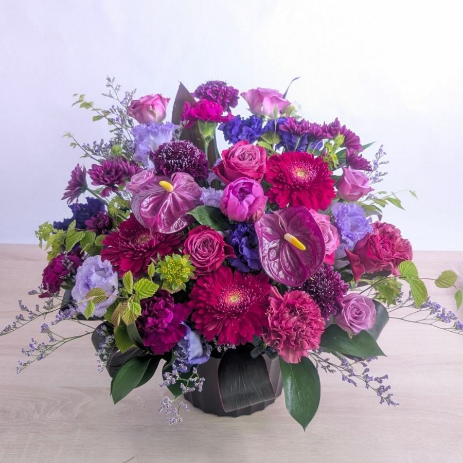 開店祝いのお花。新しいお店、リニューアルオープンのお祝いアレンジメント。お祝いの花ギフト