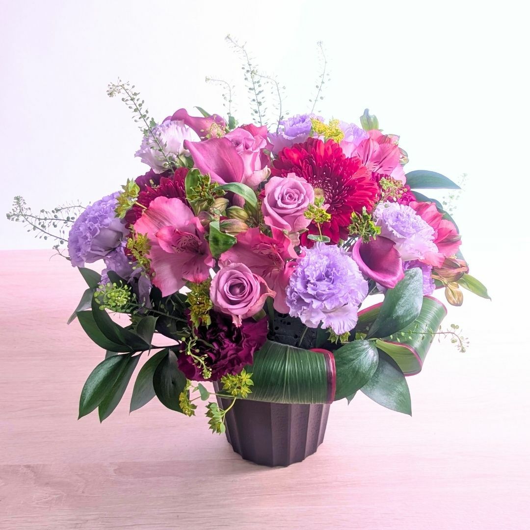 開店祝いのお花。新しいお店、リニューアルオープンのお祝いアレンジメント。お祝いの花ギフト