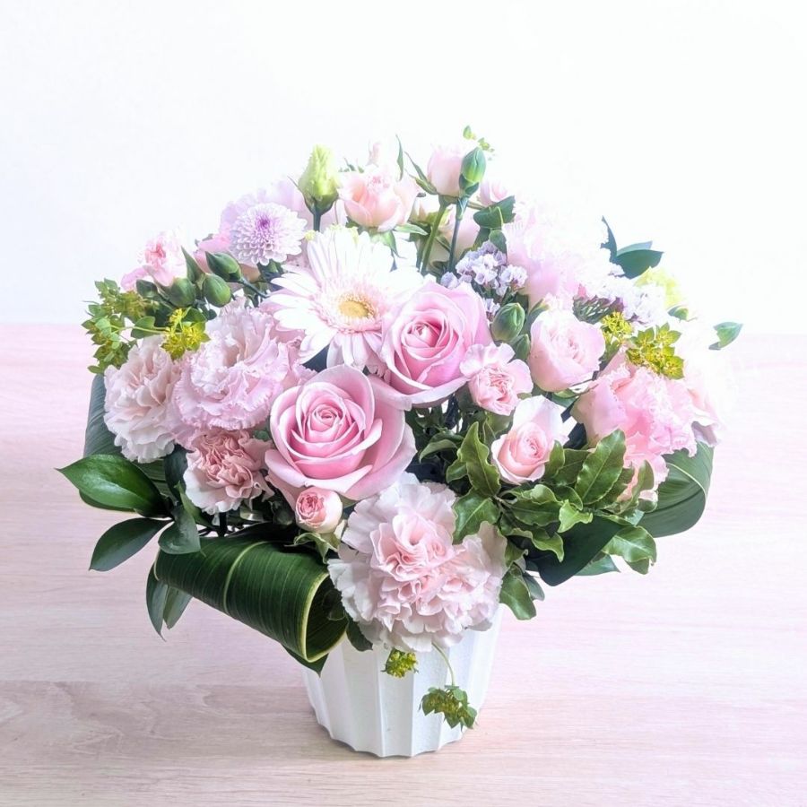 開店祝いのお花。新しいお店、リニューアルオープンのお祝いアレンジメント。お祝いの花ギフト