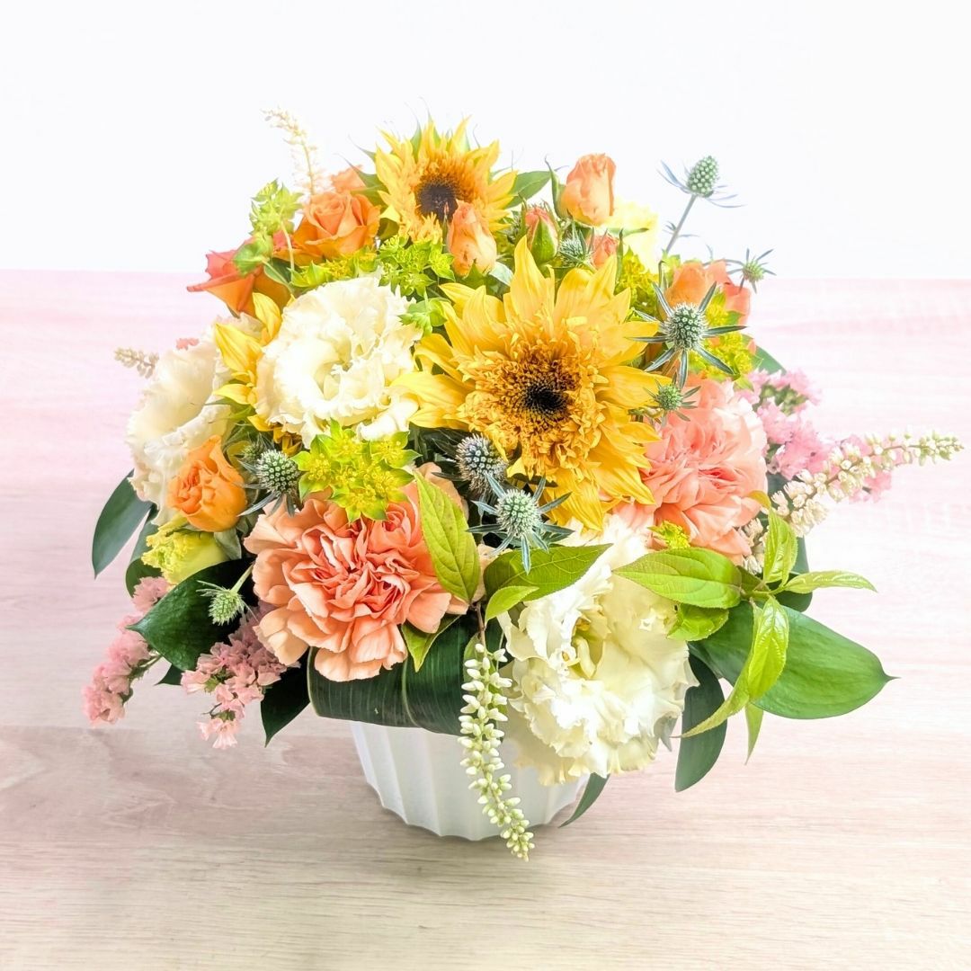開店祝いのお花。新しいお店、リニューアルオープンのお祝いアレンジメント。お祝いの花ギフト