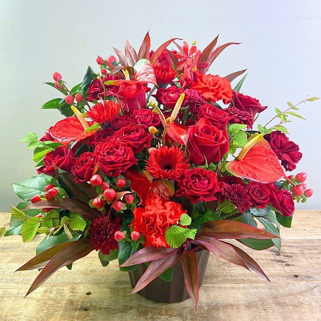 退職祝い・ 定年退職に贈る花】見ごたえあるアレンジメント 2Lサイズ