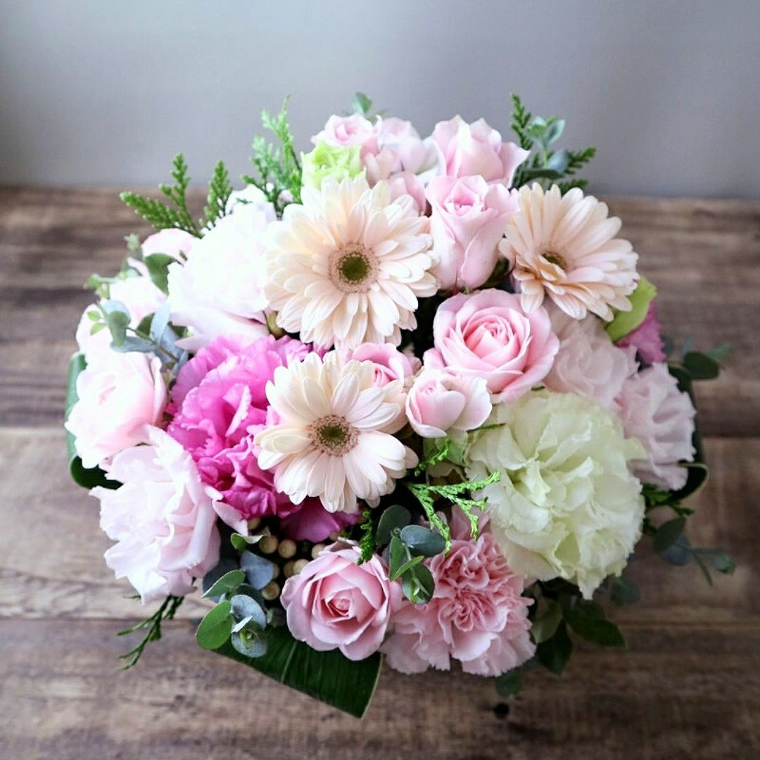 長寿祝いの花。父母・祖父母の誕生日に贈る花束・お祝いアレンジメント・お花のプレゼント