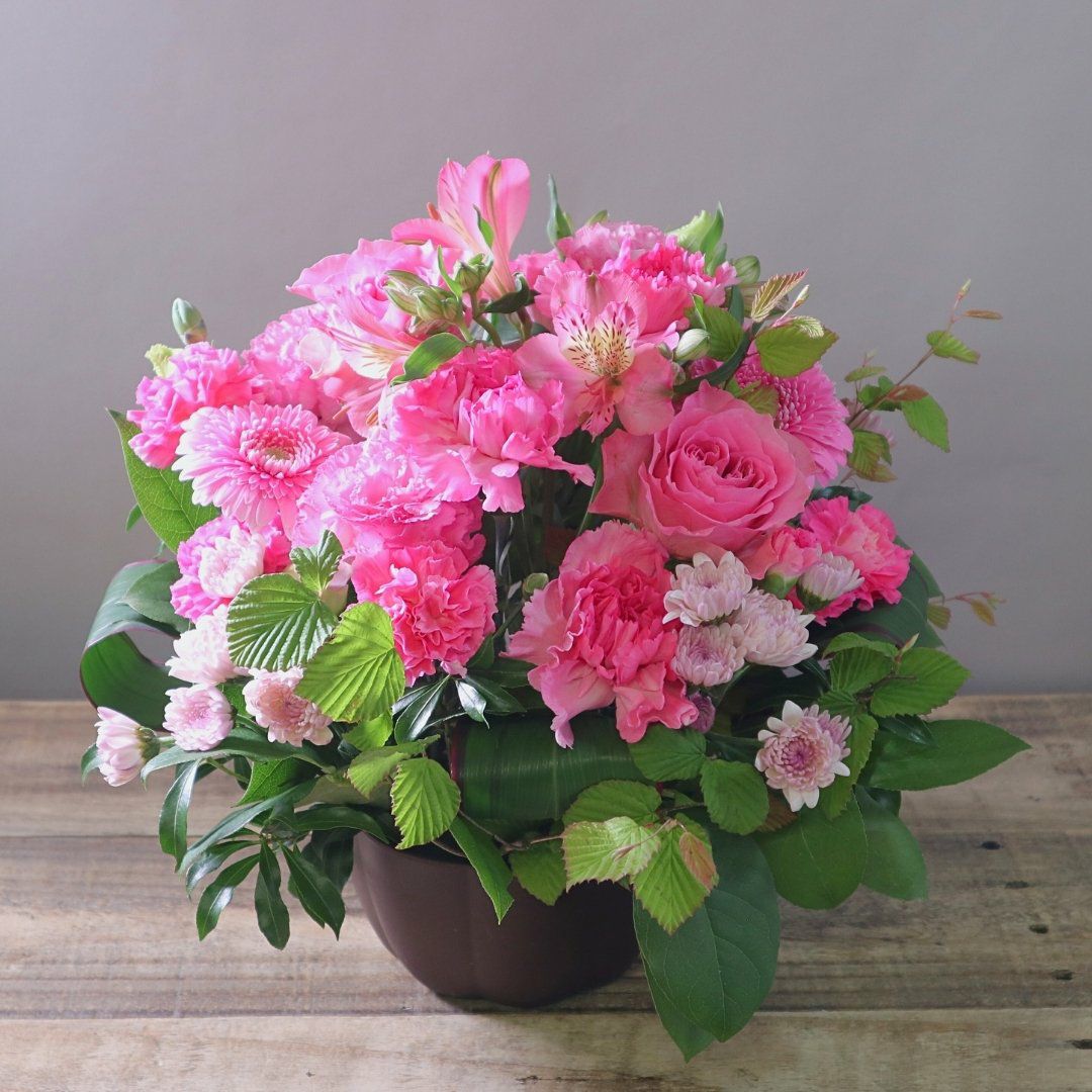 卒園祝いのお花。卒園式、幼稚園、保育園、子供・先生へ贈る花ギフト、お祝いアレンジメント