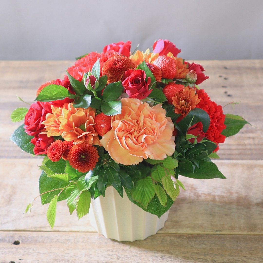 卒園祝いのお花。卒園式、幼稚園、保育園、子供・先生へ贈る花ギフト、お祝いアレンジメント