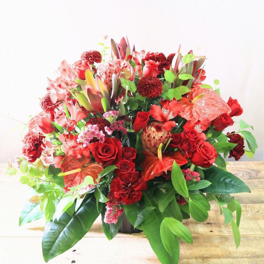 綬章・叙勲祝いのお花。父母・上司に贈る受章祝いの花、アレンジメント。フラワーギフト