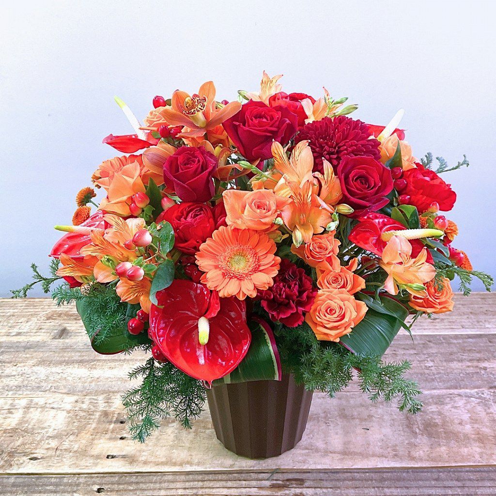 綬章・叙勲祝いのお花。父母・上司に贈る受章祝いの花、アレンジメント。フラワーギフト