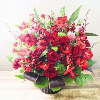 結婚祝いのお花。披露宴・結婚式・二次会に届ける、新婦に贈るお祝いフラワーギフト