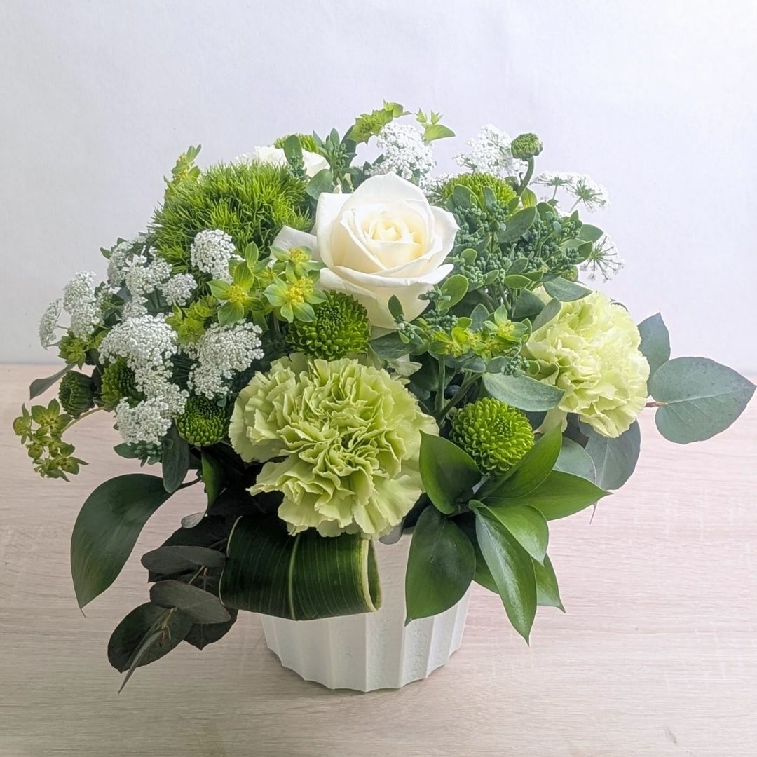 結婚祝いのお花。披露宴・結婚式・二次会に届ける、新婦に贈るお祝いフラワーギフト