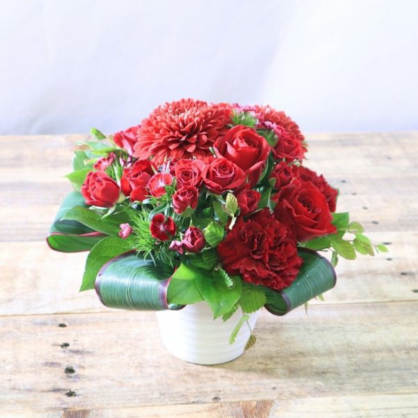 還暦祝いのお花 アレンジメント S スカーレット 可憐な赤