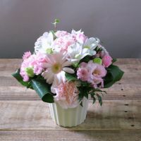 七回忌お供え花 供花 仏花 】かわいいアレンジメント Sサイズ（香典