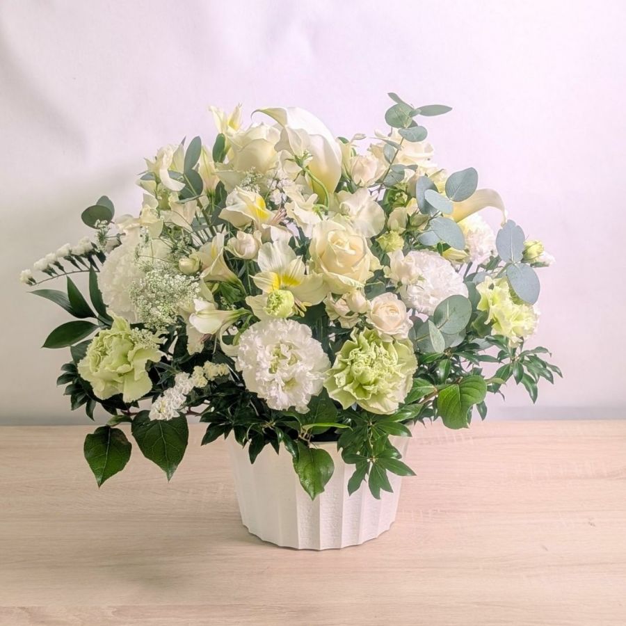 キリスト教のお供え花。クリスチャンの方、お別れ会、一年祭に贈るお供えの花です。