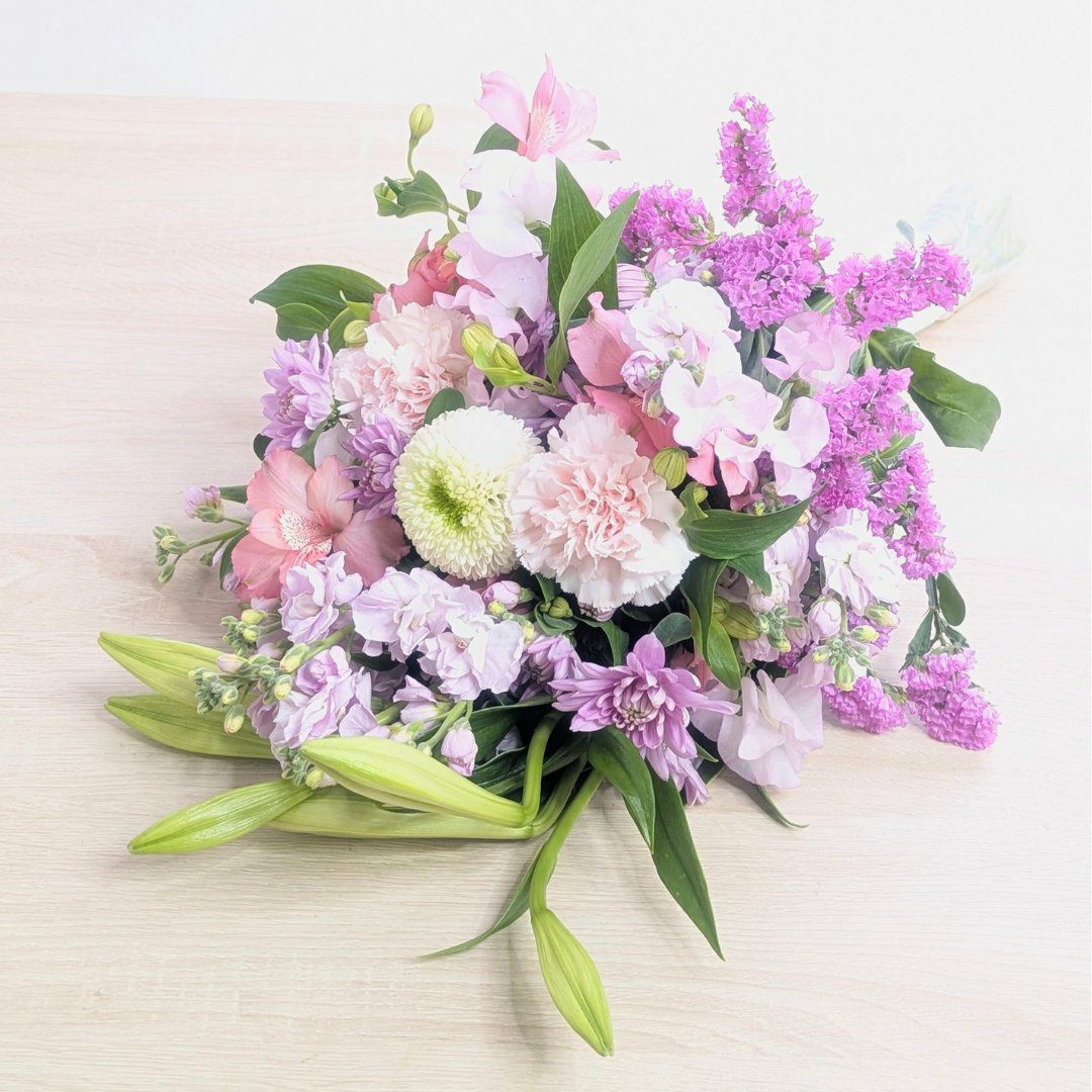 お墓・仏壇に飾るお花。墓花一対セット。お彼岸やお盆に贈るお参り用のお供え花束