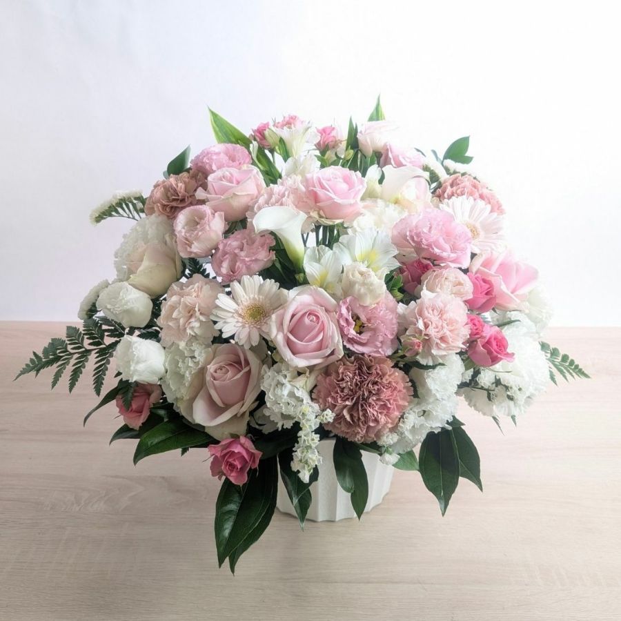 入院した人のお見舞い花。病院にいる人へ贈るお花の贈り物。フラワーギフト