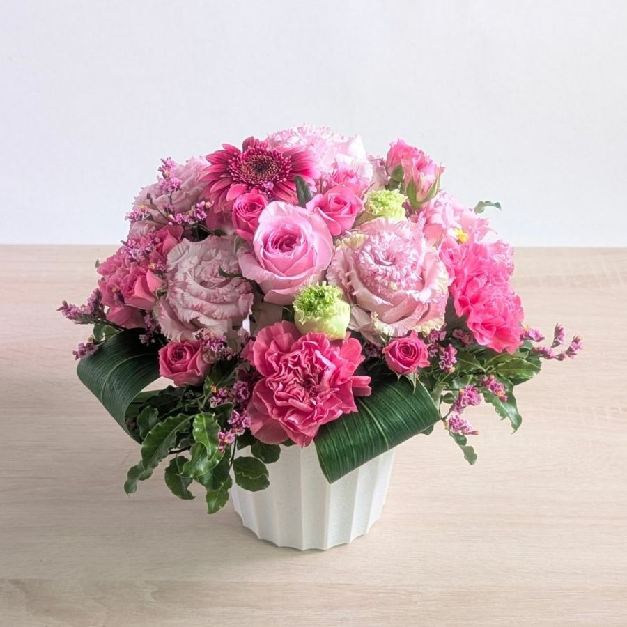 入院した人のお見舞い花。病院にいる人へ贈るお花の贈り物。フラワーギフト