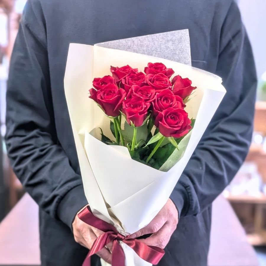 記念の数で贈るバラ。11本のバラの花言葉は「最愛」