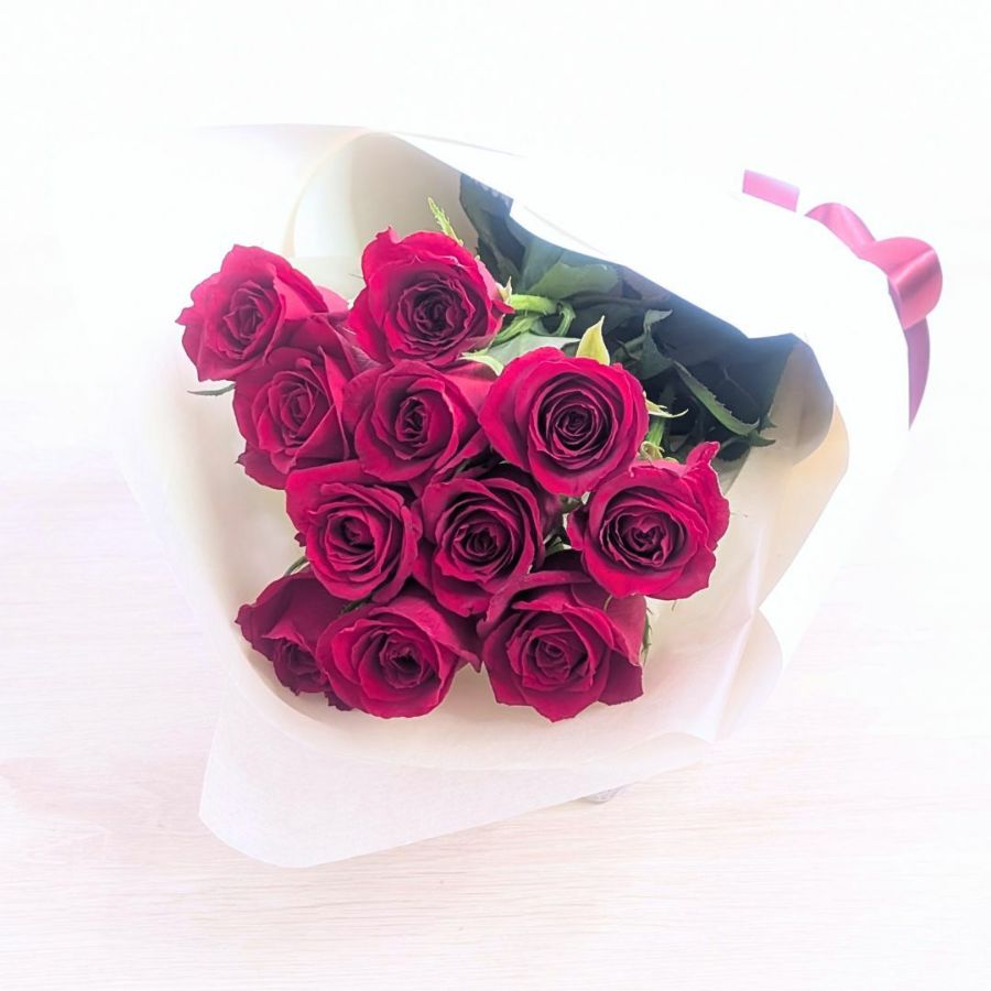 記念の数で贈るバラ。11本のバラの花言葉は「最愛」
