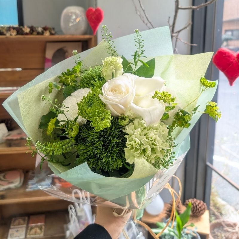 誕生日お祝い、結婚記念日、送別会、発表会に贈る花束のギフト。