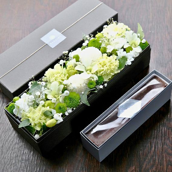 もらって嬉しいお花ギフトセット。お花とお菓子のセットギフト。喜ばれるフラワーギフト