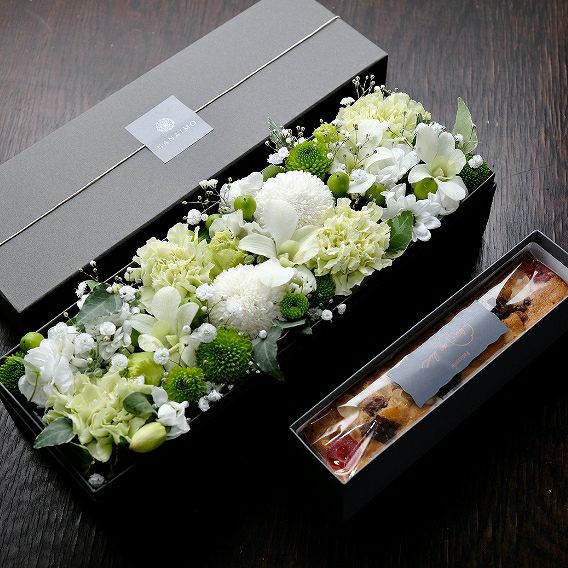 もらって嬉しいお花ギフトセット。お花とお菓子のセットギフト。喜ばれるフラワーギフト