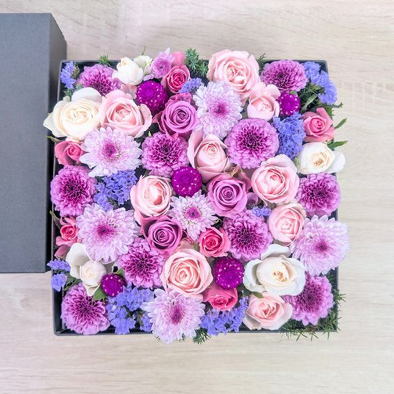 お祝いに贈るフラワーギフト。アレンジメント