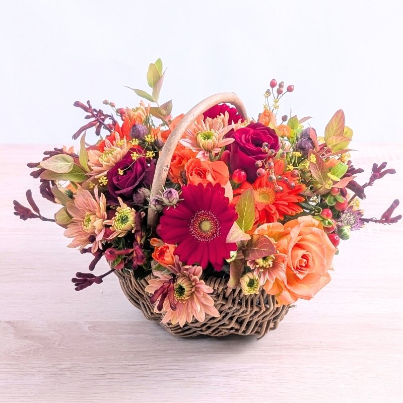 お花のバスケット・フラワーギフト。生花のアレンジメント。喜ばれるおしゃれな花ギフト