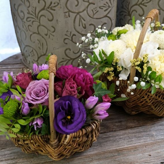 お花のバスケット・フラワーギフト。生花のアレンジメント。喜ばれるおしゃれな花ギフト