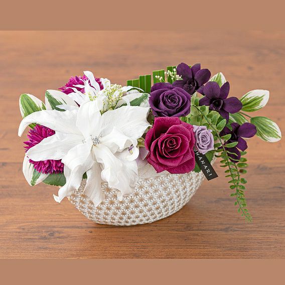 プリザーブドフラワーの贈り物。お悔やみ花、お供え花に贈る枯れないお花