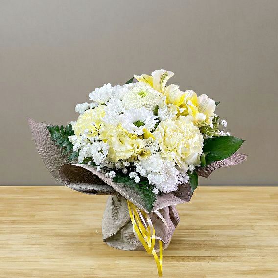 いつでも贈れるお供えの花。急な訃報、命日、一周忌、三回忌に送る生花、お供えアレンジメント