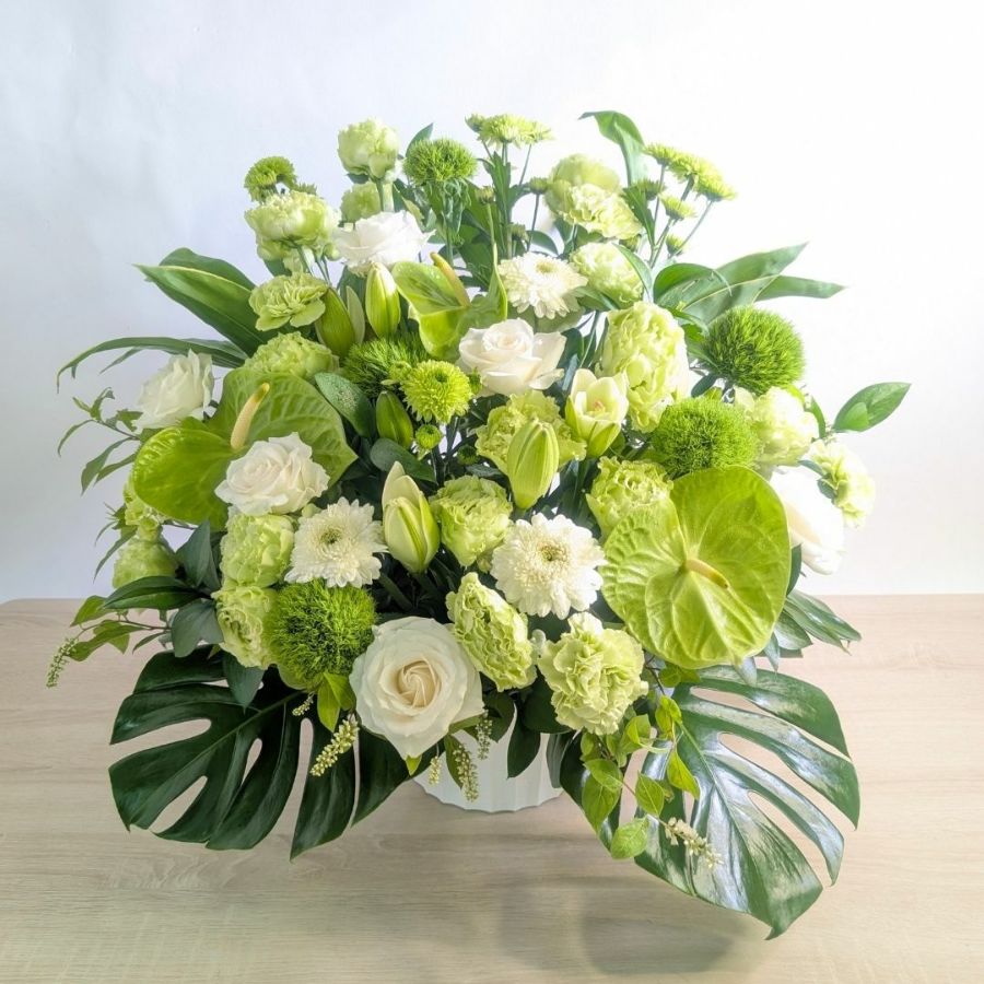 会社・事務所・取引先に贈るお祝い花。法人・ビジネス向けのお祝いアレンジメント