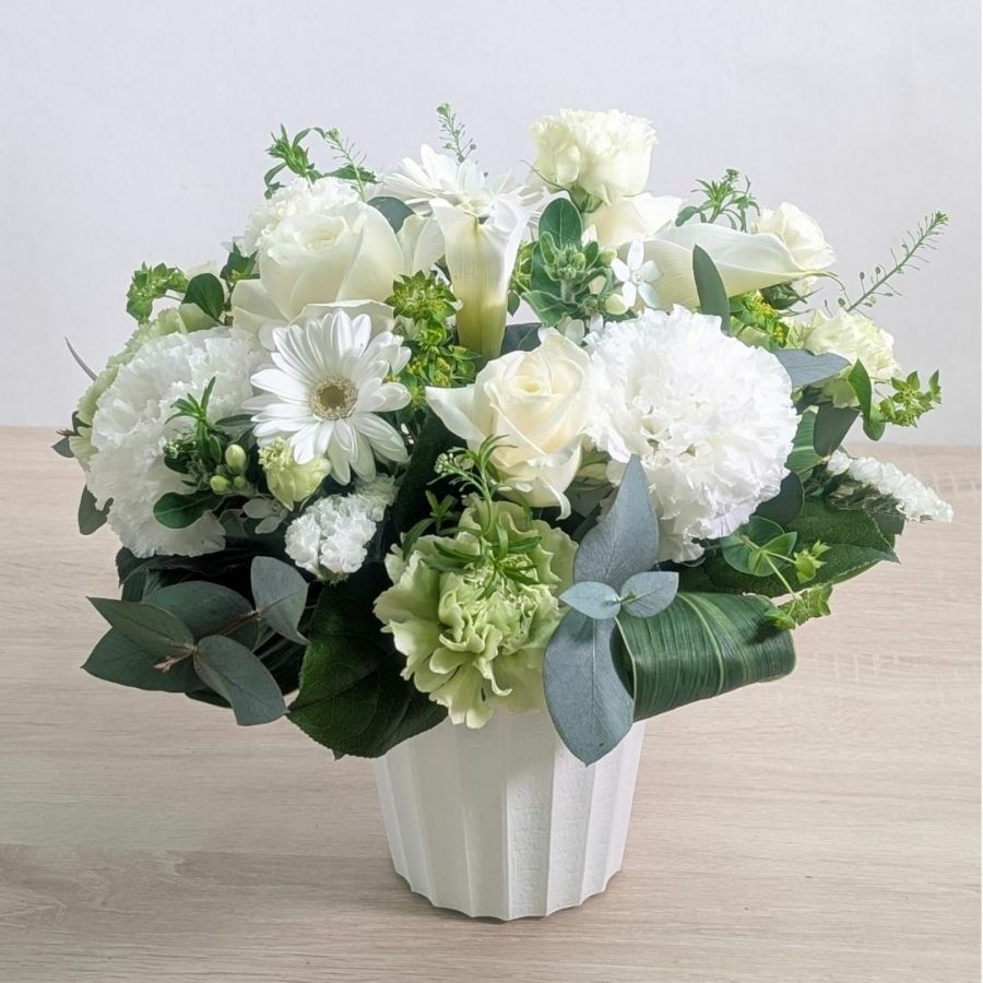 会社・事務所・取引先に贈るお祝い花。法人・ビジネス向けのお祝いアレンジメント