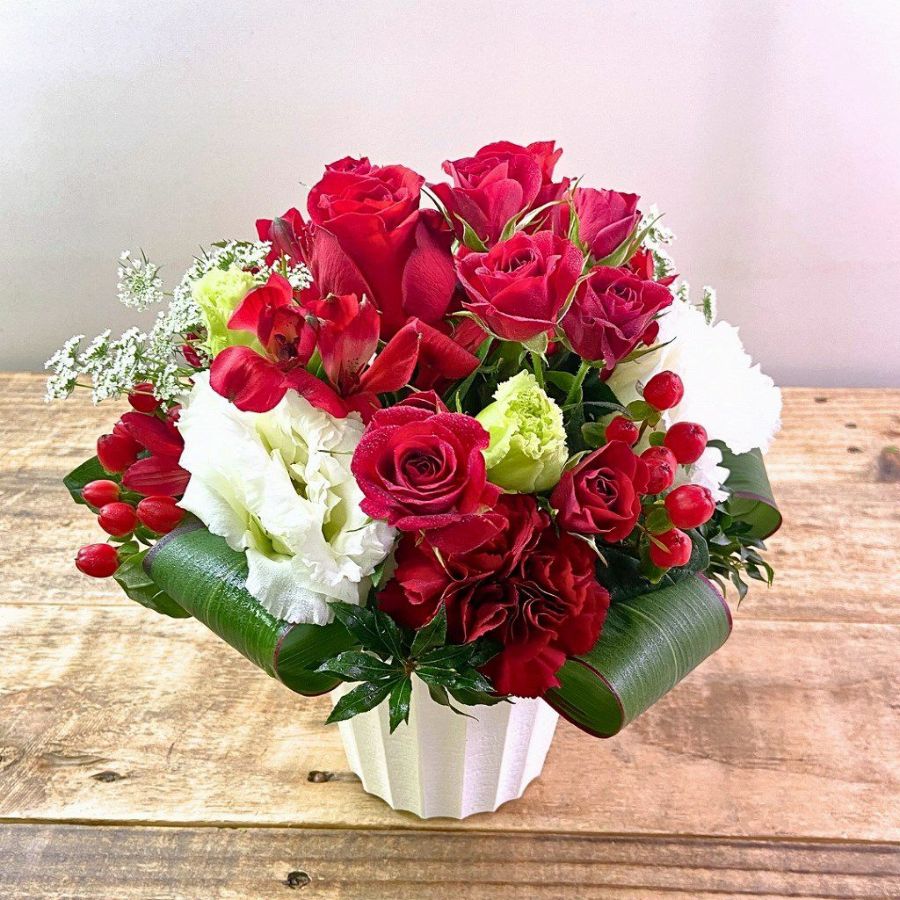 いつでも贈れるお祝の花。誕生日・記念日に贈るプレゼントの花束・アレンジメント