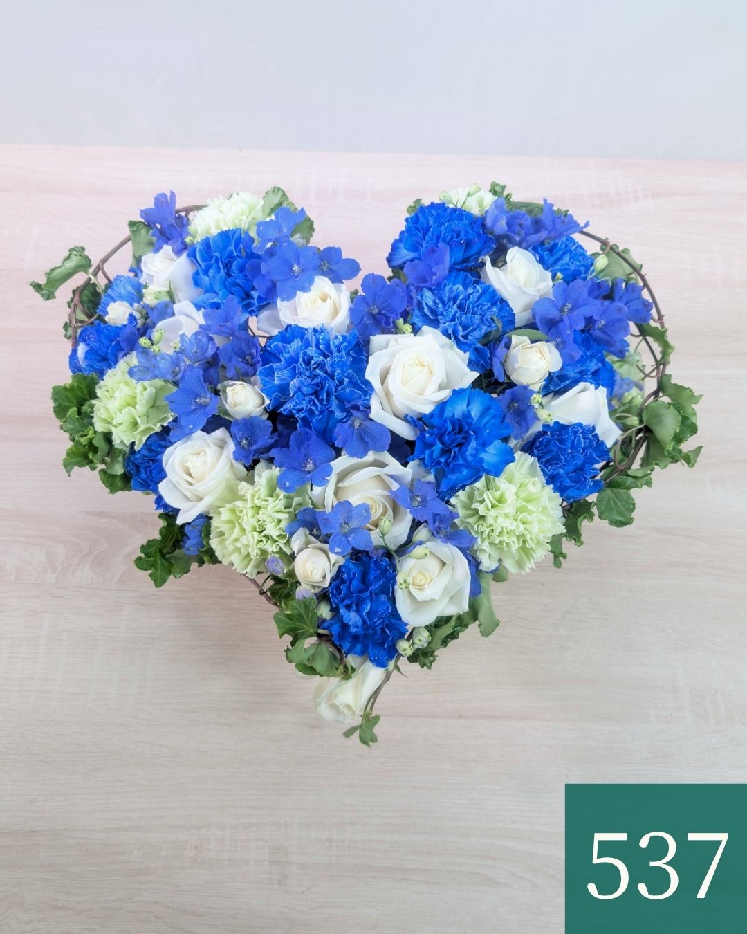 生花で贈るハート型アレンジメント。送って喜ばれるお花のギフト、フラワーギフト
