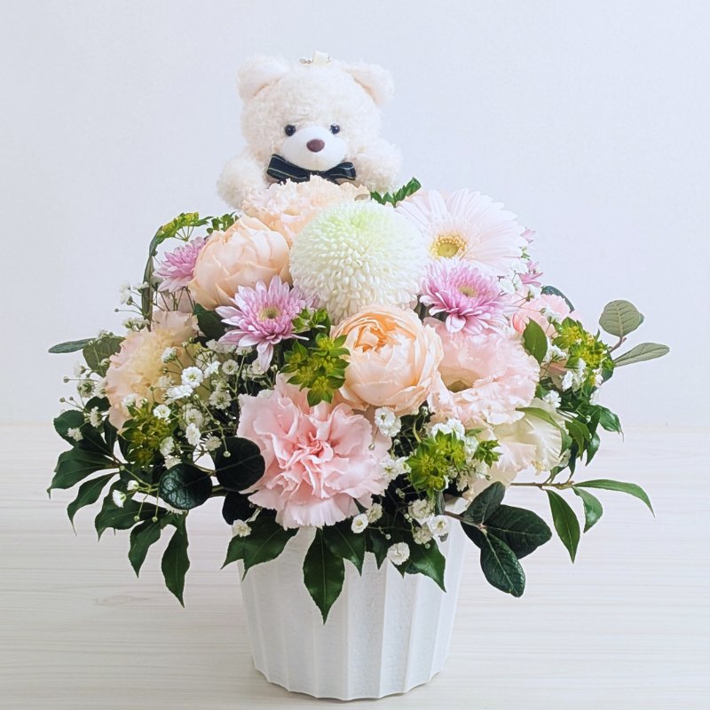 【小さなクマちゃんと贈るかわいいお花】Maman（ママン）｜おしゃれな花束・アレンジ通販【最短翌日着】｜花以想（はないも）