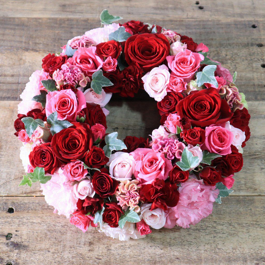 生花で贈るリース型アレンジメント。送って喜ばれるお花のギフト、フラワーギフト