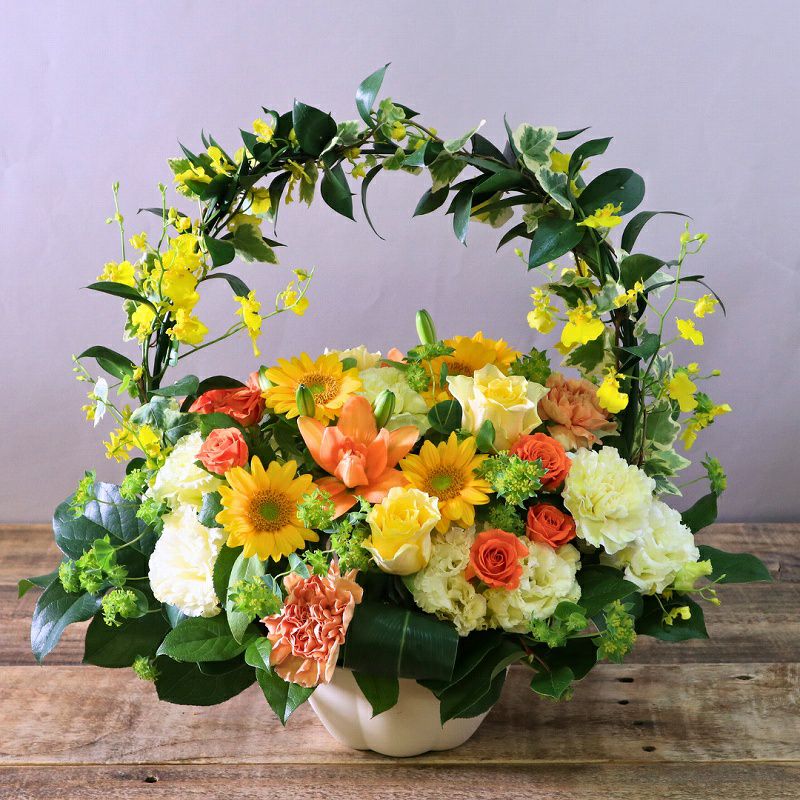 生花で贈るリング型アレンジメント。送って喜ばれるお花のギフト、フラワーギフト
