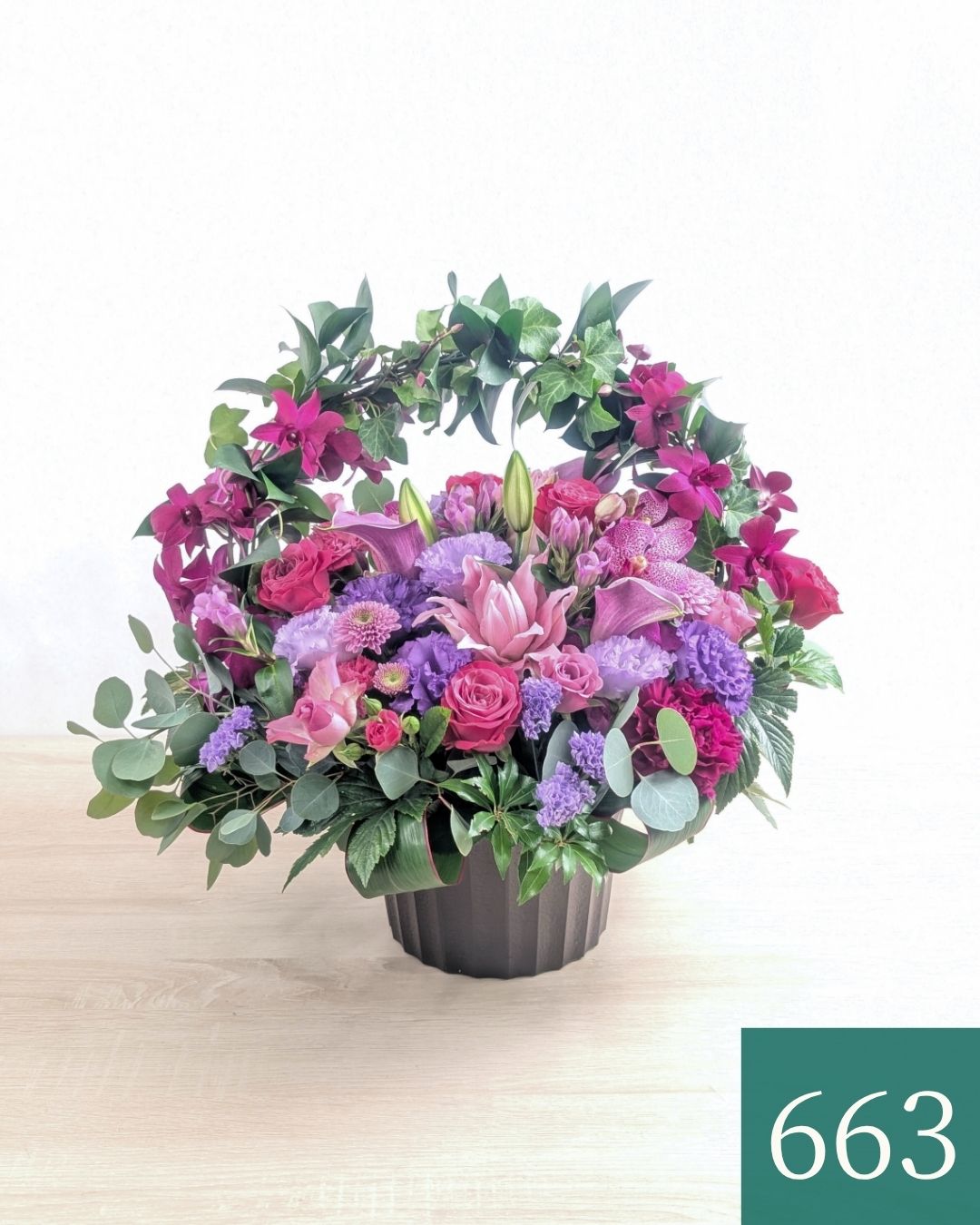 生花で贈るリング型アレンジメント。送って喜ばれるお花のギフト、フラワーギフト