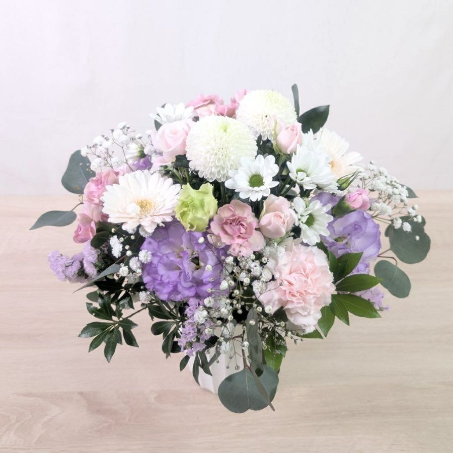 【喪中の知らせに贈るお供え花 】アレンジメント 「モネ」MS ｜花ギフト通販｜ 花以想（はないも）