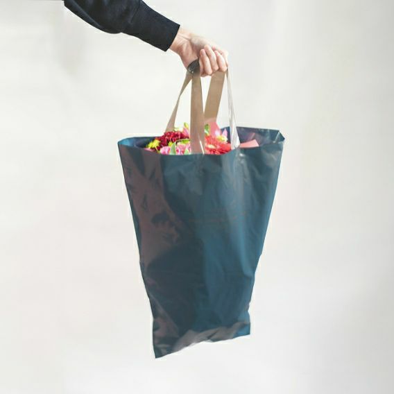 持ち帰り用の花束　フラワーギフト用のバッグ　ブーケ用の袋