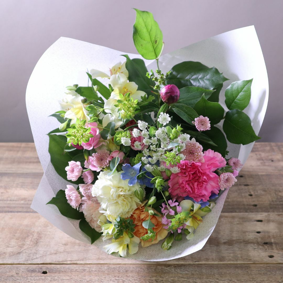 母の日の花。母に贈るお花のギフト。贈って喜ばれる人気のフラワーギフト